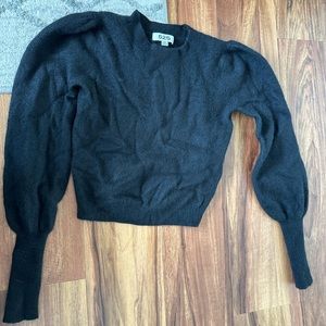 525 cropped black sweater